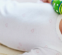 6 Rekomendasi Mainan untuk Stimulasi Bayi Usia 1-2 Bulan - Nutriclub