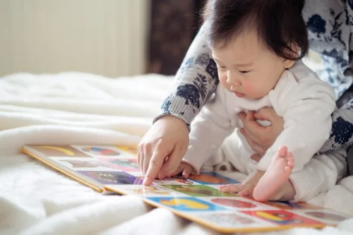 9 Pilihan Mainan Edukasi untuk Bayi 7 Bulan - Nutriclub