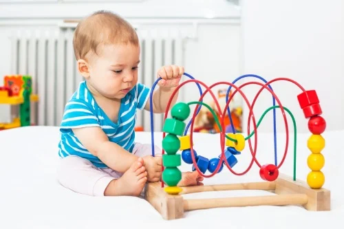 8 Rekomendasi Mainan Edukasi untuk Bayi 8 Bulan - Nutriclub