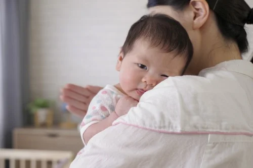 5 Cara Ampuh Menghilangkan Cegukan pada Bayi - Nutriclub
