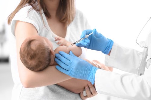 Manfaat dan Jadwal Vaksin Hepatitis B pada Bayi - Nutriclub