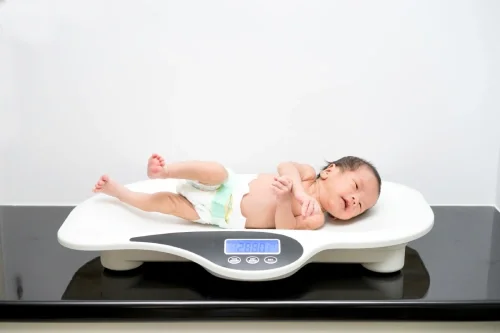 Berat badan bayi 1 bulan - Nutriclub