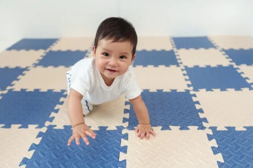 Ciri-ciri anak cerdas dari bayi-nutriclub