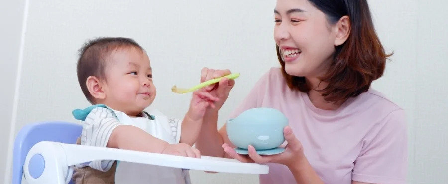 Cara melatih bayi makan mpasi-nutriclub