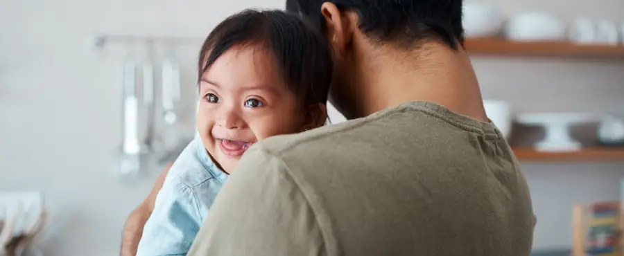 Banner Artikel Penyebab Down Syndrome pada Bayi: Faktor Risiko, Ciri & Deteksi Dini