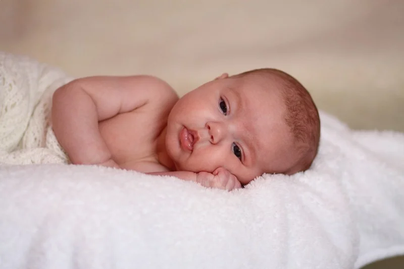 6 Cara Stimulasi yang Tepat untuk Bayi 1 Bulan - Nutriclub