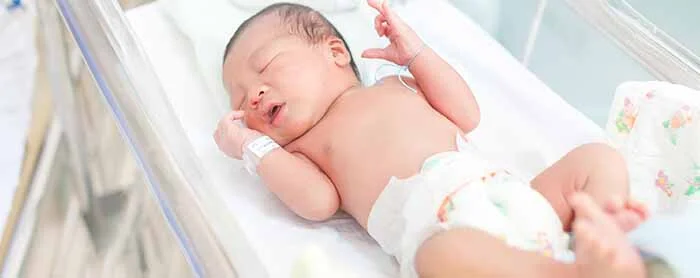 Perkembangan Bayi Usia 1 Bulan Nutriclub