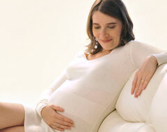 memeriksakan-kehamilan-ke-dokter-kandungan_small