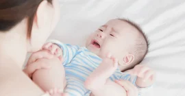Penyebab dan Cara Mengatasi Bayi Menangis Terus Penyebab-dan-cara-mengatasi-bayi-menangis-terus